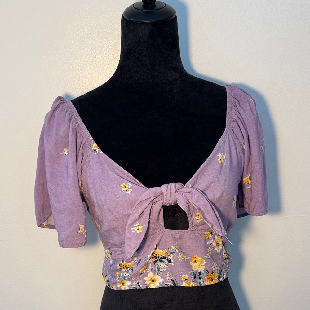 Elegant Lavender Floral Tie-Front Crop Top